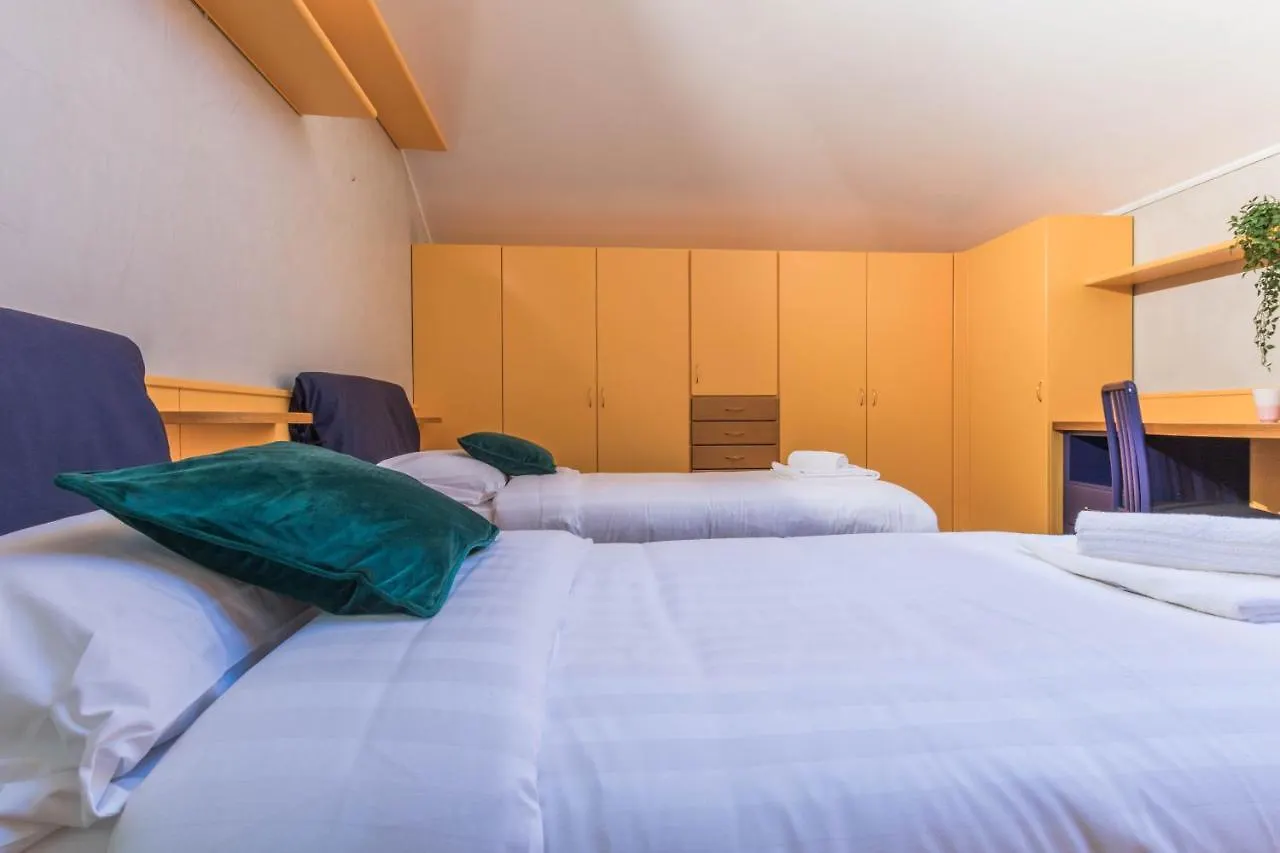Joivy Exclusive Apartments In Cernobbio Close To Lake Como 0*,  Italia